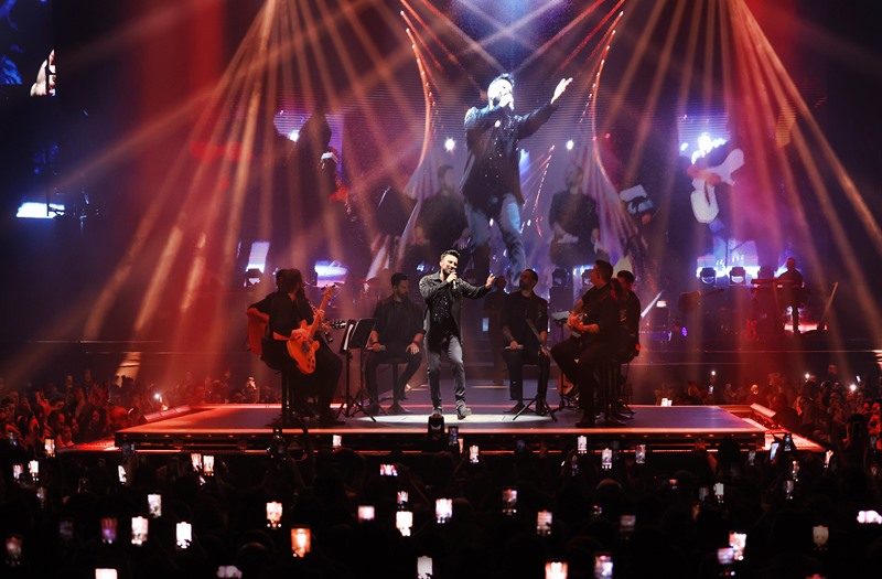 Tarkan, �stanbul�da Hayranlar�yla Kucakla�t�